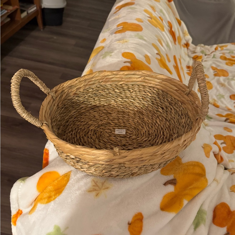 Natural Woven Basket with Handles - Picture 4 of 4